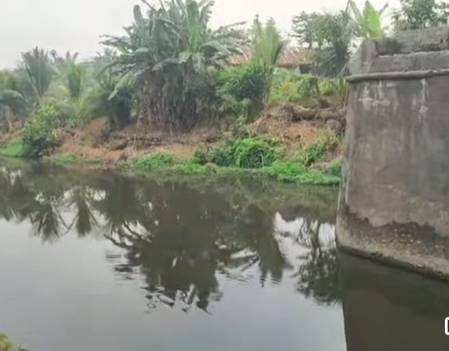 PT SBS Disorot Usai Sanksi Pemerintah, Limbah Hitam dan Bau Menyengat Kembali Dikeluhkan Warga 2 IMG 20261004 WA0028